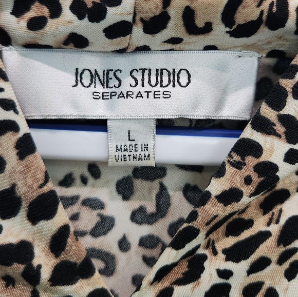 Jones Studio Leopard Print Top, Large - Picture 2 of 3